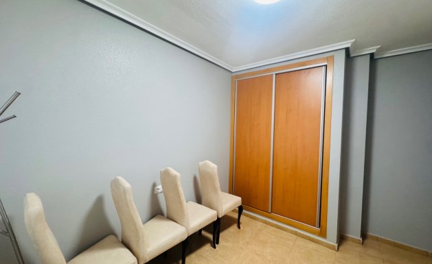 Herverkoop - Apartment - Almoradí