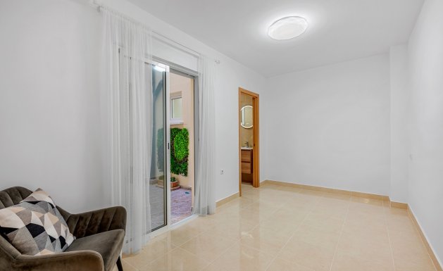 Herverkoop - Apartment - Torrevieja - Playa del Cura