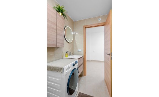 Herverkoop - Apartment - Torrevieja - Playa del Cura