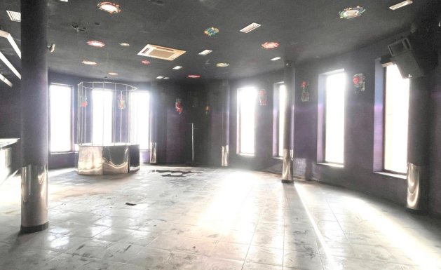 Resale - Commercial - Torrevieja - Playa del Cura