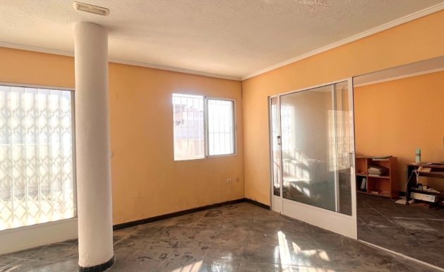 Resale - Commercial - Torrevieja - Playa del Cura