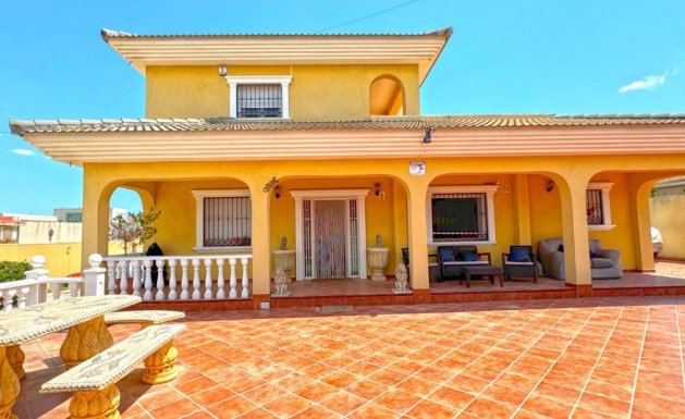 Resale - Detached House / Villa - Torrevieja - Los Balcones - Los Altos del Edén