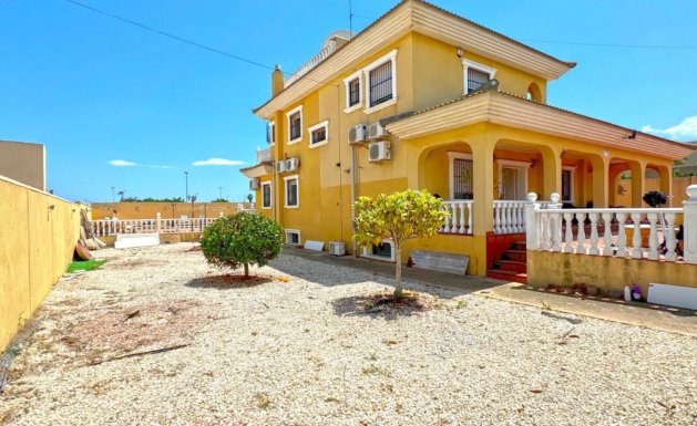 Resale - Detached House / Villa - Torrevieja - Los Balcones - Los Altos del Edén