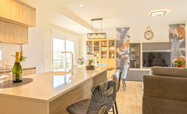 Resale - Apartment - Orihuela Costa - Villamartín