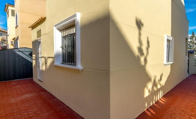 Herverkoop - Detached House / Villa - Orihuela Costa - Villamartín