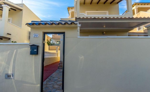 Herverkoop - Detached House / Villa - Orihuela Costa - Villamartín