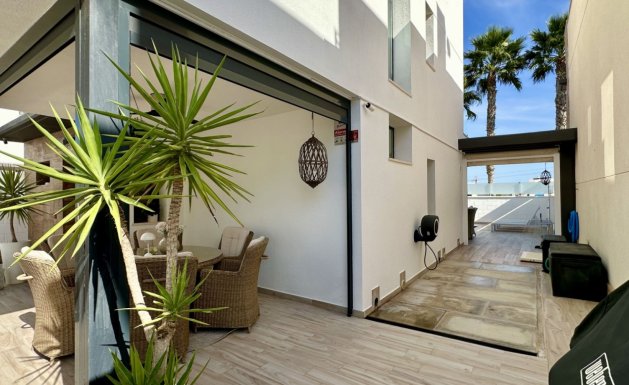 Resale - Detached House / Villa - Orihuela Costa - Lomas de Cabo Roig