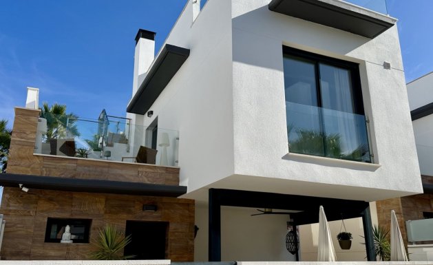 Resale - Detached House / Villa - Orihuela Costa - Lomas de Cabo Roig