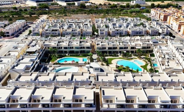 Resale - Apartment - Torrevieja - La Veleta
