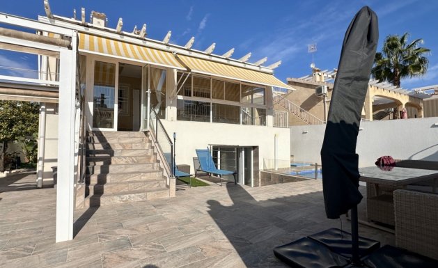 Herverkoop - Detached House / Villa - Orihuela Costa - Los Altos