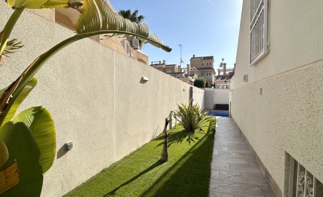 Herverkoop - Detached House / Villa - Orihuela Costa - Los Altos