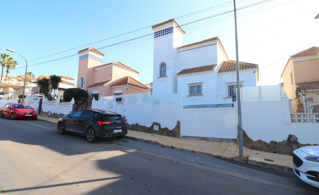Herverkoop - Detached House / Villa - Orihuela Costa - Villamartin