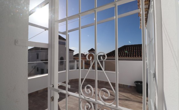 Herverkoop - Detached House / Villa - Orihuela Costa - Villamartin