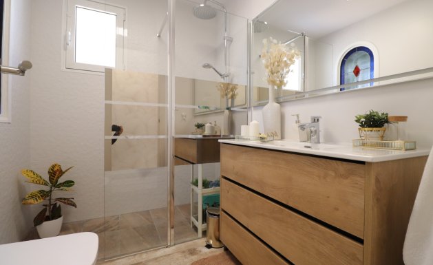 Herverkoop - Detached House / Villa - Orihuela Costa - Villamartin