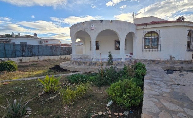 Resale - Detached House / Villa - Torrevieja - El Chaparal