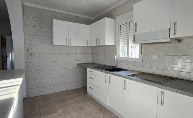 Resale - Detached House / Villa - Torrevieja - El Chaparal