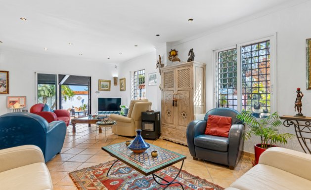 Herverkoop - Country House - Daya Nueva