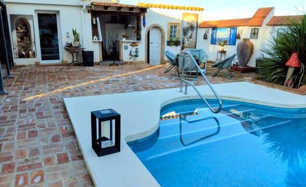 Herverkoop - Country House - Daya Nueva