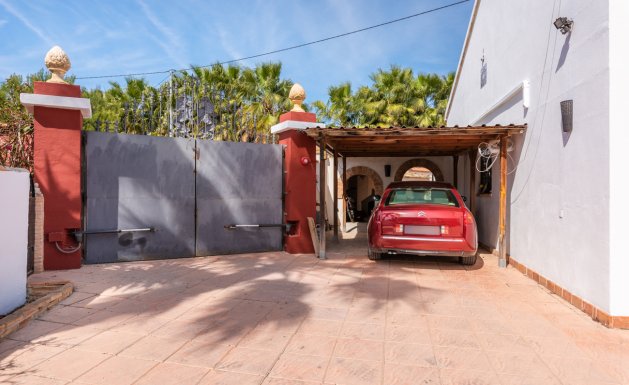 Herverkoop - Country House - Daya Nueva