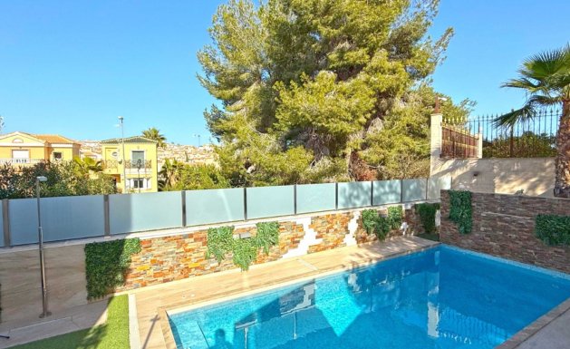 Herverkoop - Detached House / Villa - Orihuela Costa - Villamartín