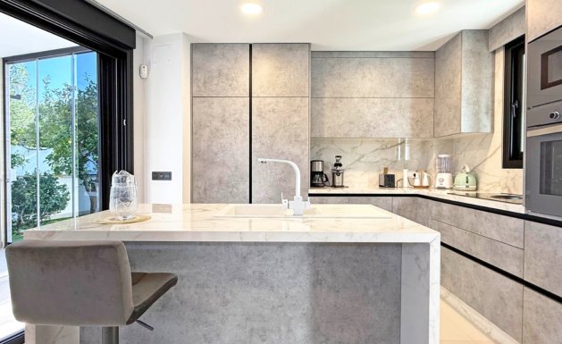 Herverkoop - Detached House / Villa - Orihuela Costa - Villamartín