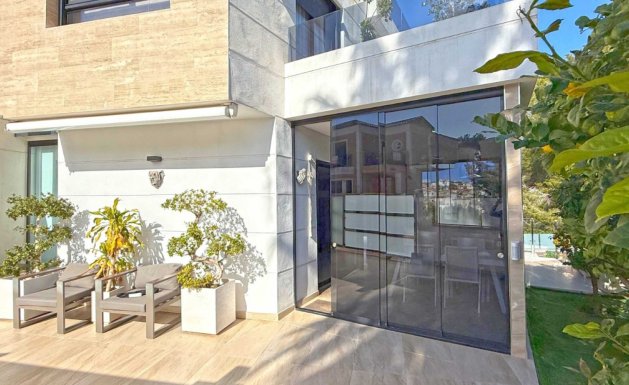 Herverkoop - Detached House / Villa - Orihuela Costa - Villamartín