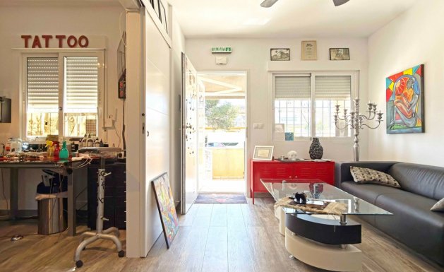 Resale - Chalet - Orihuela Costa - La Zenia