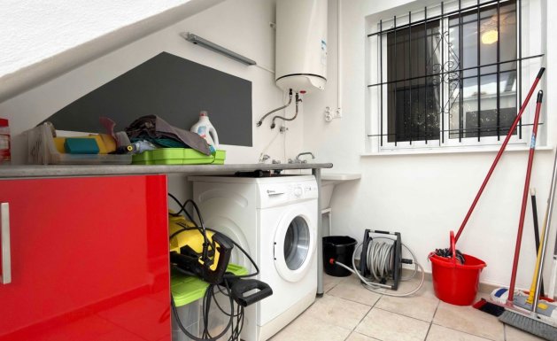 Resale - Chalet - Orihuela Costa - La Zenia