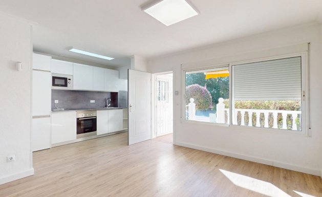 Resale - Apartment - Orihuela Costa - Villamartín