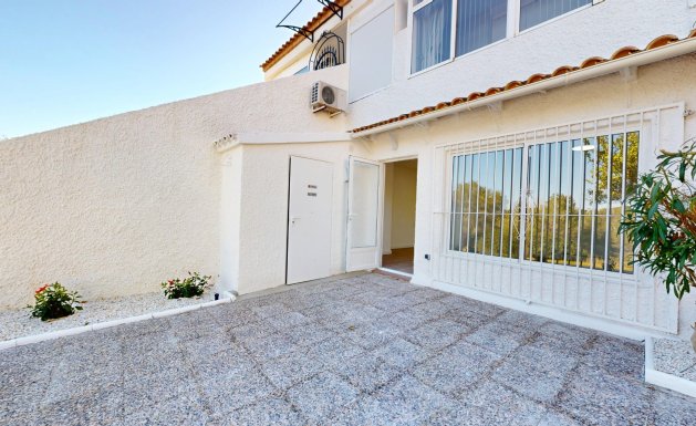 Resale - Apartment - Orihuela Costa - Villamartin