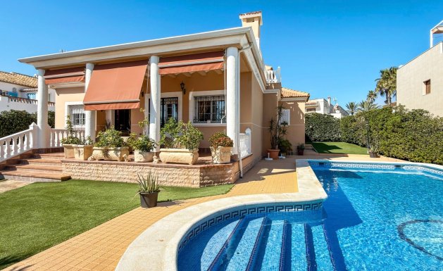 Herverkoop - Detached House / Villa - Torrevieja - Torrelamata - La Mata