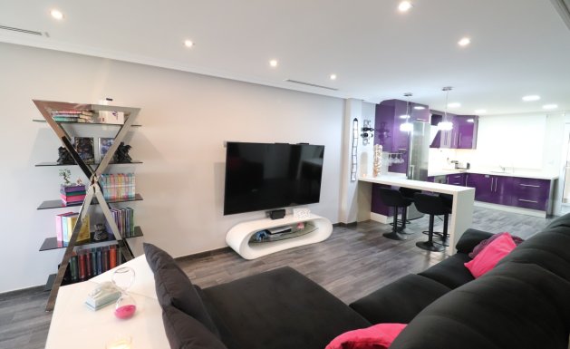 Herverkoop - Semi Detached - Redovan - Redovan - Town