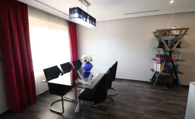 Herverkoop - Semi Detached - Redovan - Redovan - Town