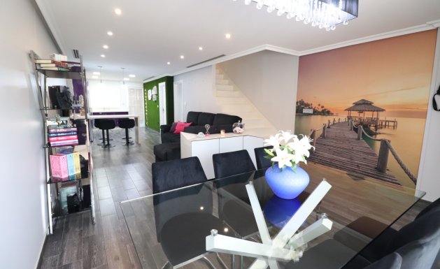 Herverkoop - Semi Detached - Redovan - Redovan - Town