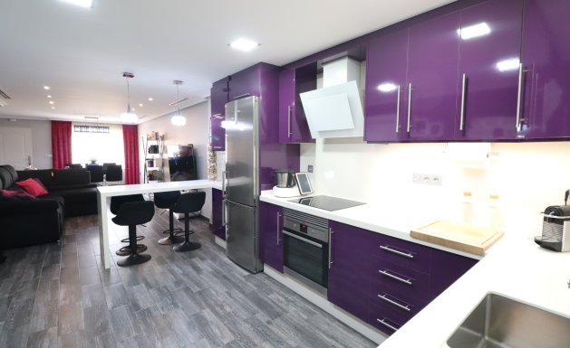 Herverkoop - Semi Detached - Redovan - Redovan - Town