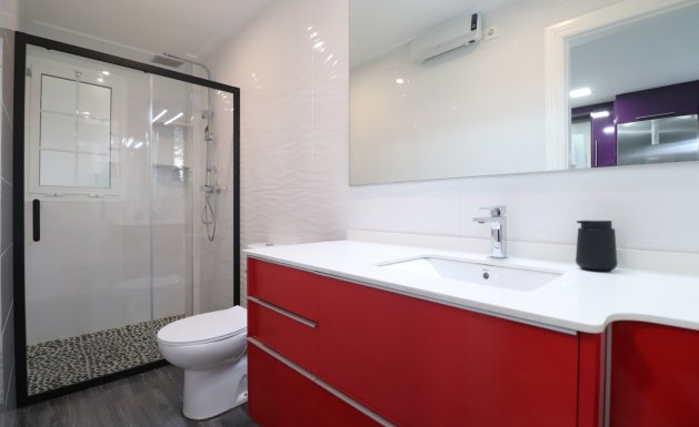 Herverkoop - Semi Detached - Redovan - Redovan - Town