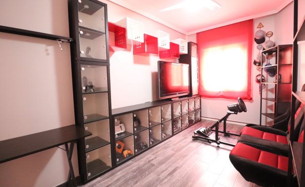 Herverkoop - Semi Detached - Redovan - Redovan - Town