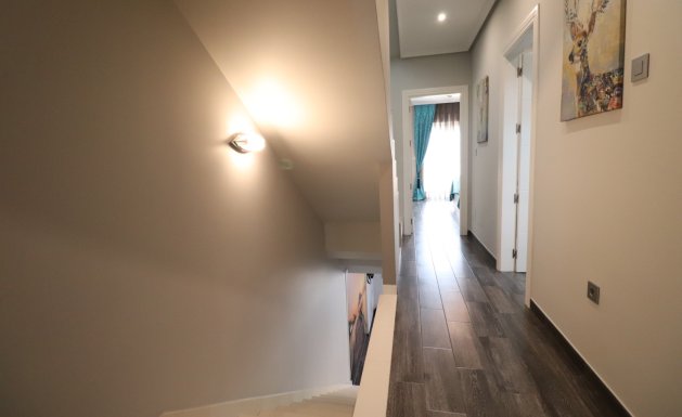 Herverkoop - Semi Detached - Redovan - Redovan - Town