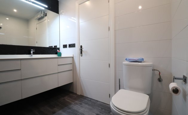 Herverkoop - Semi Detached - Redovan - Redovan - Town