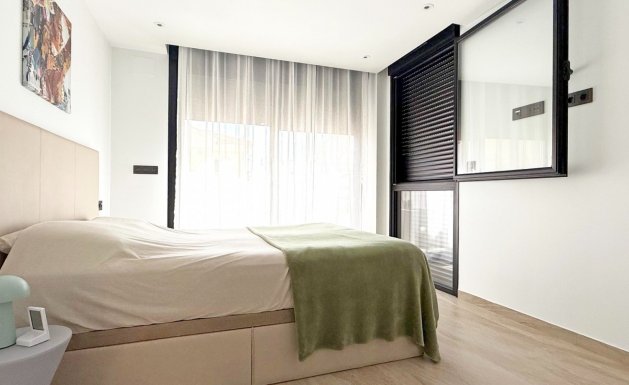 Herverkoop - Detached House / Villa - Orihuela Costa - Villamartín