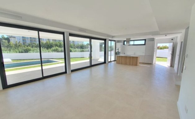 Obra nueva - Villa - Manilva