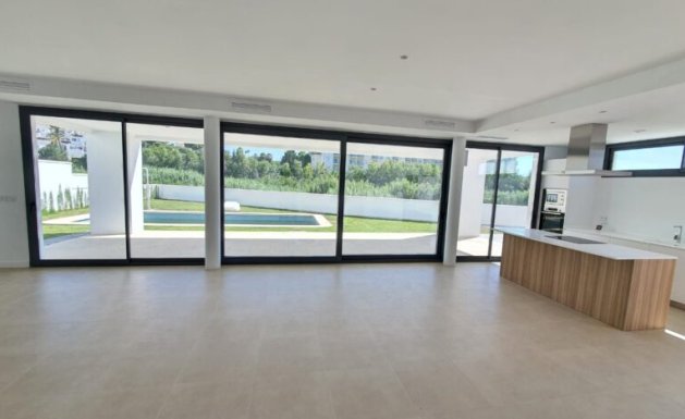 Obra nueva - Villa - Manilva