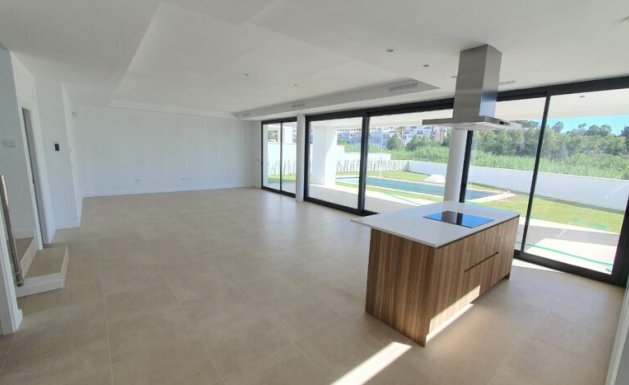 Obra nueva - Villa - Manilva