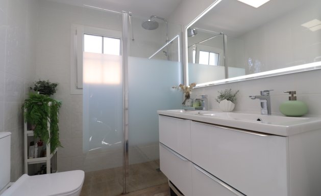 Herverkoop - Detached House / Villa - Orihuela Costa - Villamartin