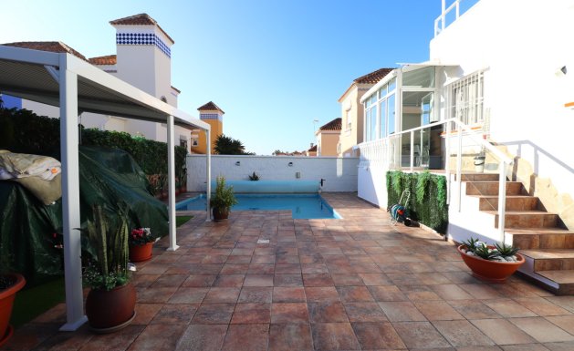 Herverkoop - Detached House / Villa - Orihuela Costa - Villamartin