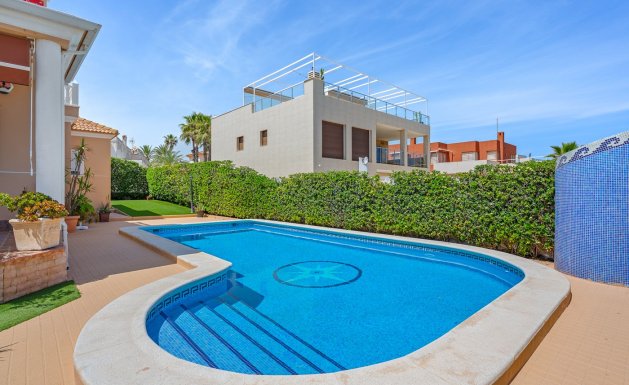 Herverkoop - Villa - Torrevieja - La Mata