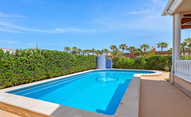Herverkoop - Villa - Torrevieja - La Mata