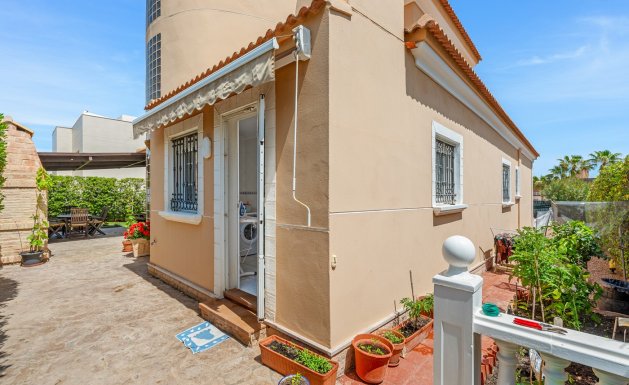 Herverkoop - Villa - Torrevieja - La Mata