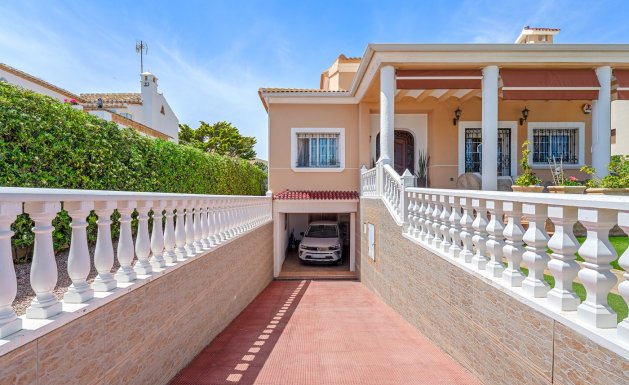 Herverkoop - Villa - Torrevieja - La Mata