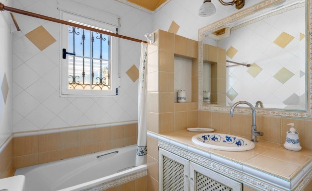 Herverkoop - Villa - Torrevieja - La Mata